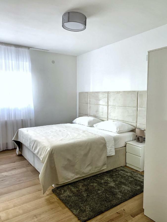 National Plus Zagreb Bagian luar foto